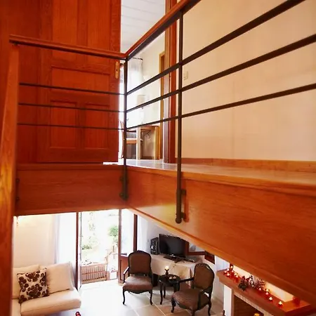فيلة Yalenia *